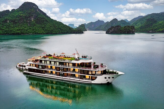 5 Days North Vietnam at a Glance:Hanoi, Halong Bay & Sapa - Tour Overview