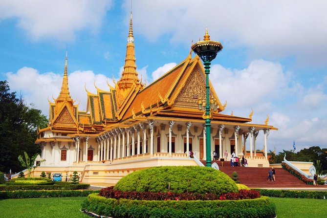 5 Days Private Guide Tour Phnom Penh to Siem Reap Included Domestic Flight - Accommodation Details