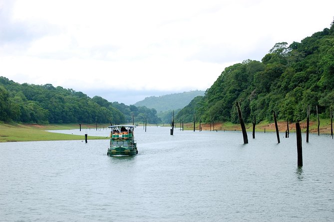 5 Days Private Kerala Tour Package by Saffron India Tours - Enjoying Keralas Beautiful Beaches