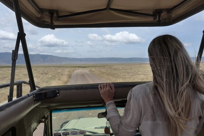 5-Days Private Midrange Safari: Serengeti, Ngorongoro & Manyara - Meeting and Pickup
