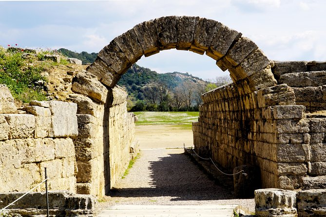 5 Days Private Tour: Meteora - Delphi - Olympia & Argolida - Meteora: Monastic Wonders