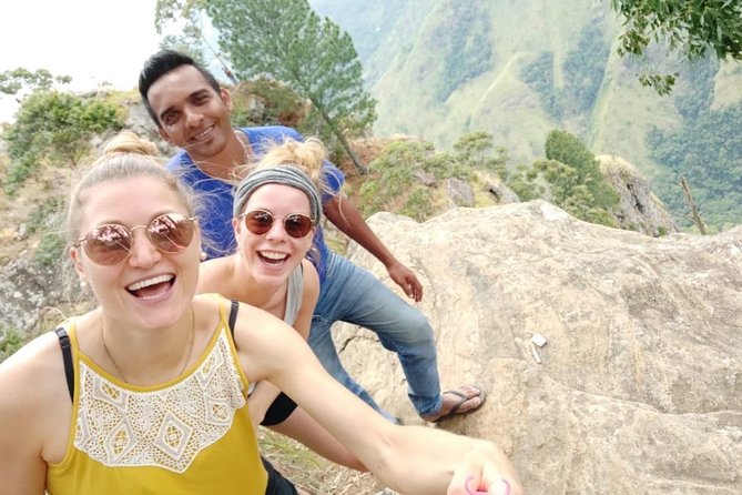 5 Days Tour in Sri Lanka (Hotels With Breakfast & Luxury Car) - Entrance Fees and Taxes