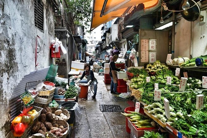 5-Hour Private Customized Walking Tour in Hong Kong - Knowledgeable Private Guide