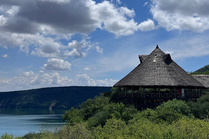 5-Hour Private Guided Tour in Lake Chala With Lunch - Inclusions and Amenities