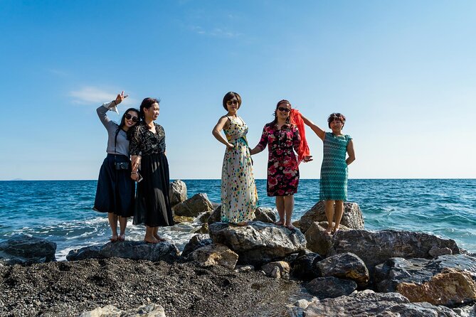 5-hour Private Guided Tour of Santorini - Discover Red and Black Beaches