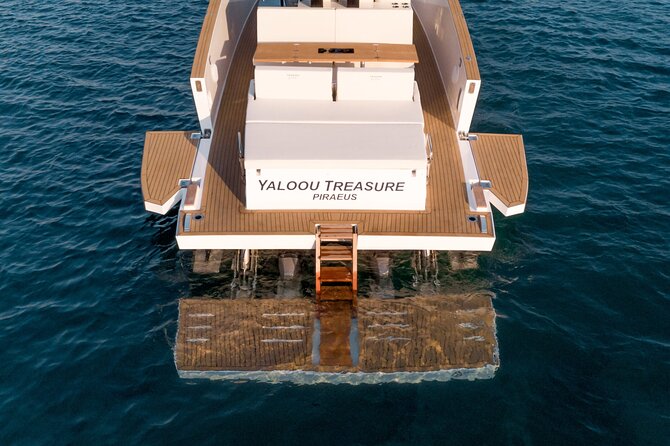5 Hour Private Yacht Cruise in Mykonos Tesoro 40 - Dining and Refreshments