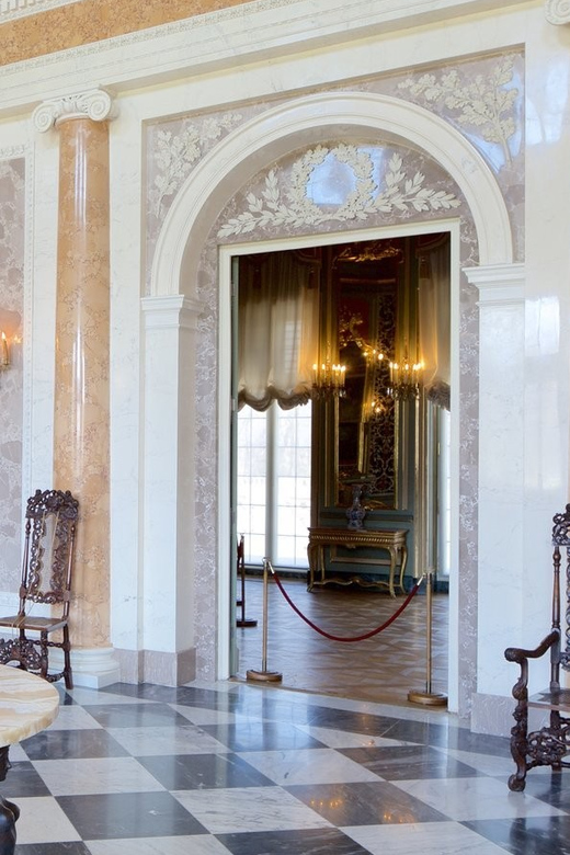 5-hour: Royal Castle, Old Town, Wilanow Palace /inc.Pick-up/ - Transportation and Accessibility