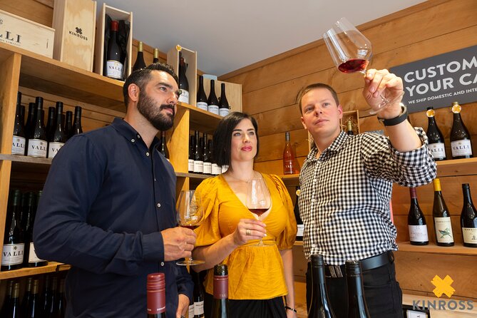 5-Hour Wine and Food Sampler Tour From Queenstown - Guides and Customer Experience