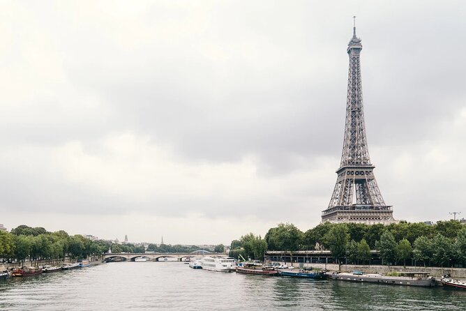 5 Hours Paris City Tour With Galeries Lafayette and Dinner Cruise - Serene Seine River Cruise