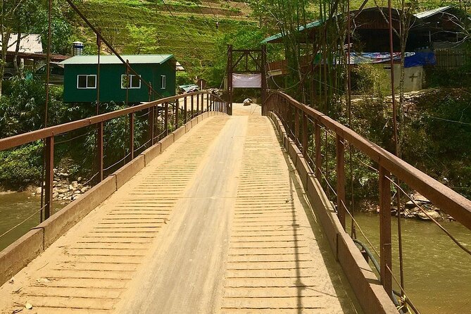 5 Hours Trekking With Terraced Rice Field in Sapa - Guide Sungs Knowledge