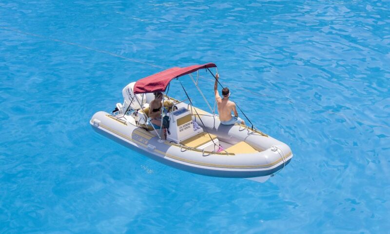 5-Metre Dinghy Rental Without a Licence - Features and Equipment