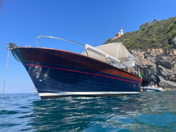 5 Terre: Day Cruising Along the Coast - Lunch Ashore - Activity: Day Cruising Along the Coast