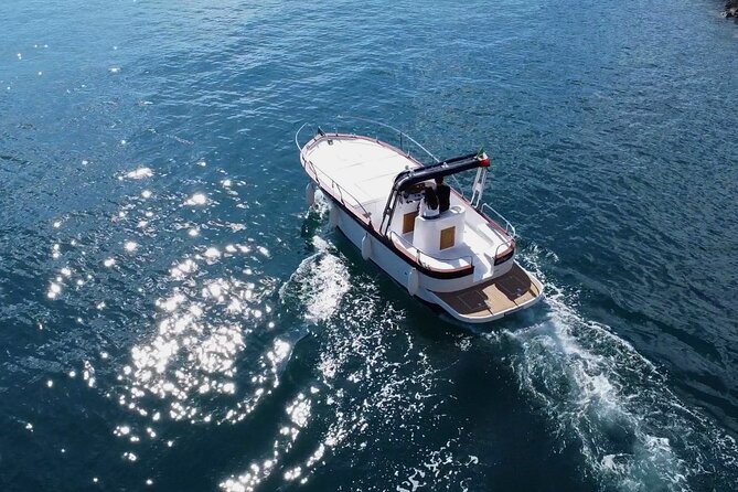5:00h Private Day on a Boat to Discover Procida and Ischia - Meeting Information
