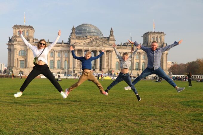 5h Berlin Private Tour With Guide, Chauffeur & Photographer - Frequently Asked Questions