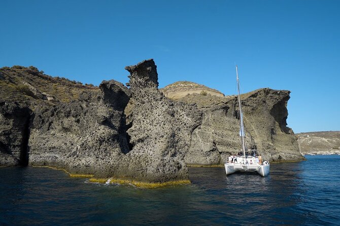 5HOUR Private Santorini Luxury Catamaran Cruise With Greek Meal - Vessel Description