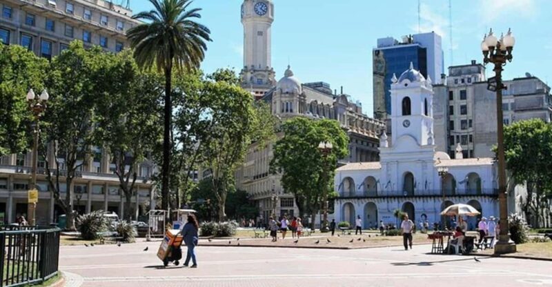 5hs Small Group City Tour With Street Food of Buenos Aires - Guided Tour Features