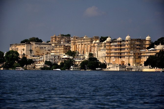 6 Day Golden Triangle With Udaipur-Delhi Agra Jaipur Udaipur Tour - Imperial Splendor in Delhi