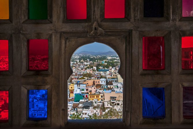 6 Day Golden Triangle With Udaipur-Delhi Agra Jaipur Udaipur Tour - Vibrant Hues of Jaipur