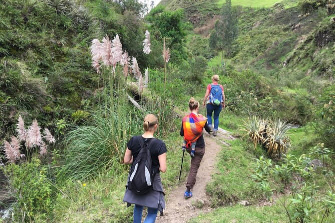 6-Day Hiking Ecuadorian Andes - Discovering Quilotoa Crater Lake