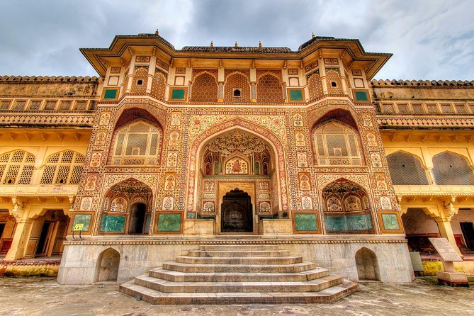 6 Days Golden Triangle Tour With Udaipur : Delhi, Agra and Jaipur - Experiencing the Pink City of Jaipur