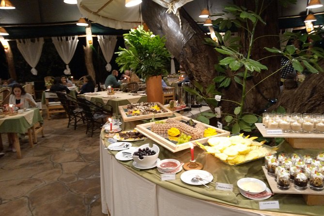 6 Days Guided Safari: Nairobi / Lake Nakuru / Lake Naivasha / Masai Mara N R - Meeting and Pickup