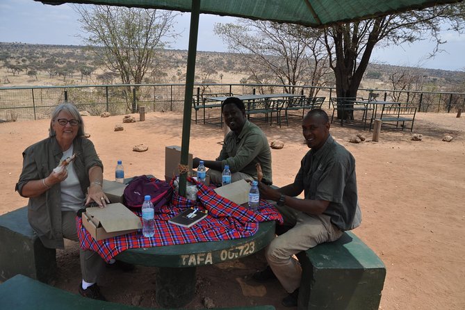 6 Days Migration Crossing in Mara River Northern Serengeti - Accommodation and Meal Arrangements