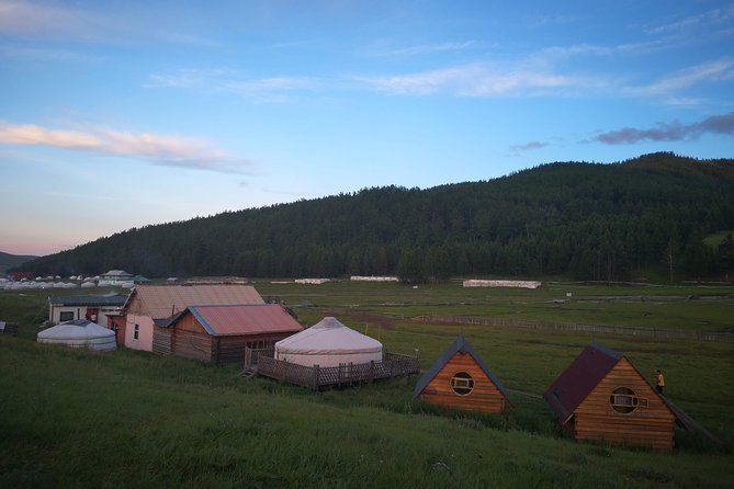 6 Days Tour: Central Mongolia - Ulaan Tsutgalan Waterfall
