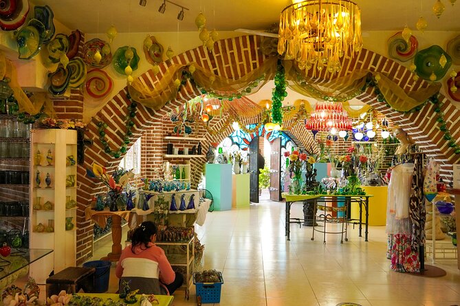 6-Hour Guided City and Cruise Tour of Los Cabos With Lunch - Included Amenities
