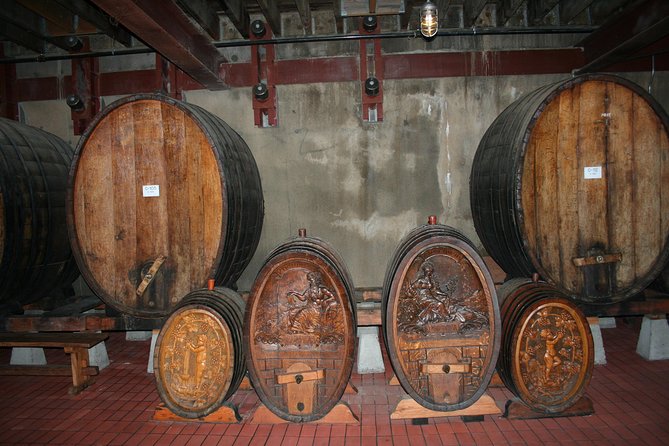 6-Hour Private Limousine Wine Country Tour of Napa or Sonoma - Accessibility and Requirements