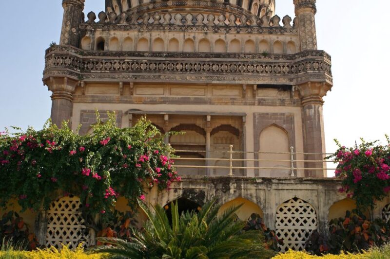 6-Hours Golconda Fort & Qutub Shahi Tombs Tour With Transfer - Itinerary Highlights