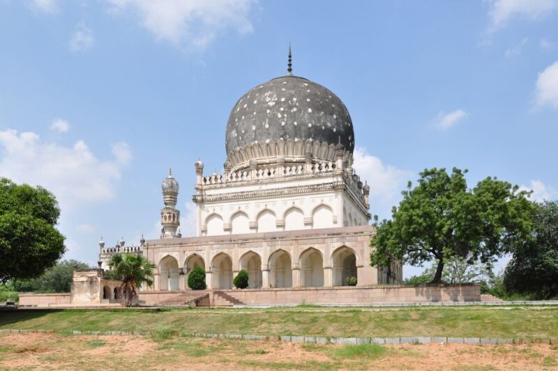 6-Hours Golconda Fort & Qutub Shahi Tombs Tour With Transfer - Inclusions