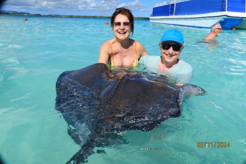 6-Hours Guided Stingray Tour in the East Coast of Antigua - Key Points