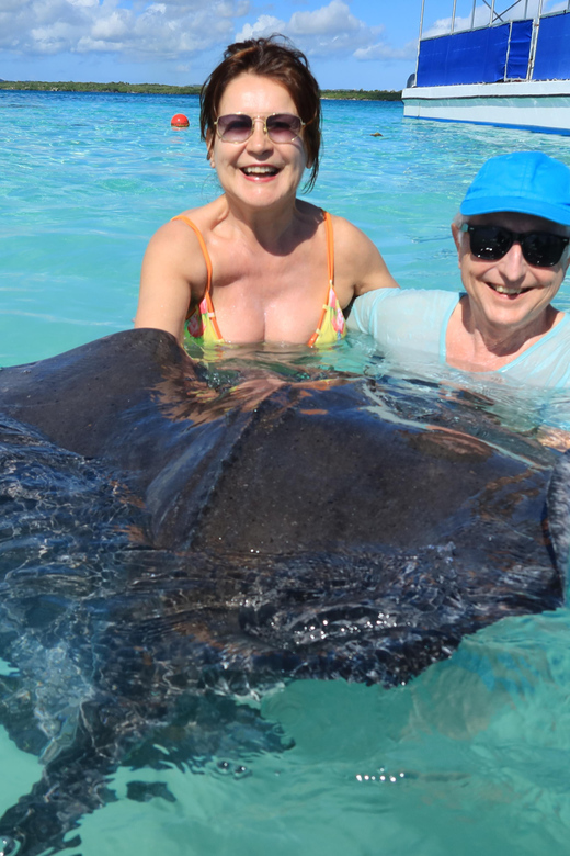 6-Hours Guided Stingray Tour in the East Coast of Antigua - Itinerary and Activities