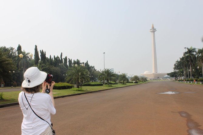6 Hours Jakarta Private City Tour - (Must Visit Places) - Lunch at Indonesian Restaurant