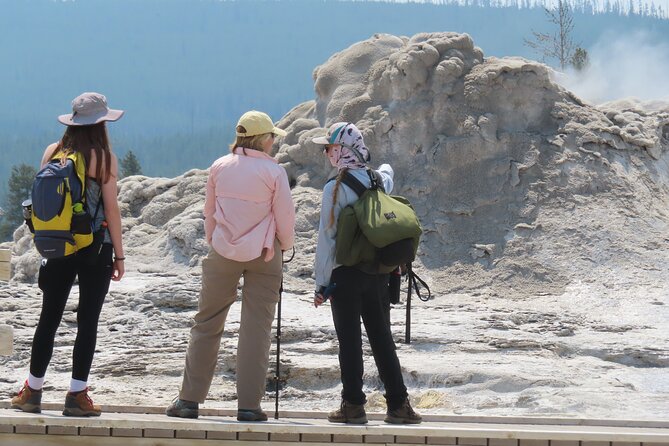6-Mile Geyser Hiking Tour in Yellowstone With Lunch - Included Amenities