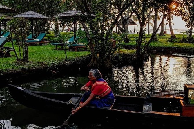 6 Nights 7 Days Kerala Private Tour With Hillstations,Backwater &Beaches - Backwater Exploration