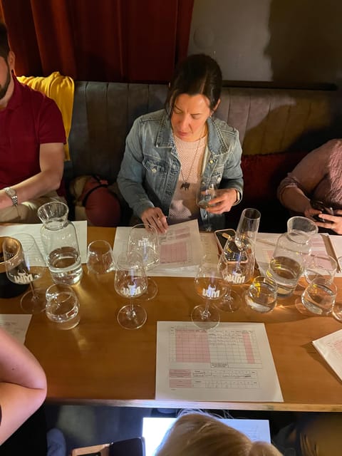 6-Tier Hungarian Wine Tasting at a Cozy Community Table - Tasting Experience