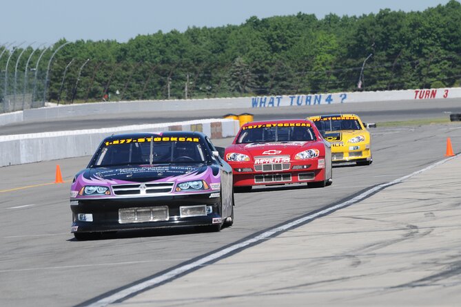 60 Mile Stock Car Drive Experience at Pocono Raceway - Navigating Pocono Raceways Unique Corners