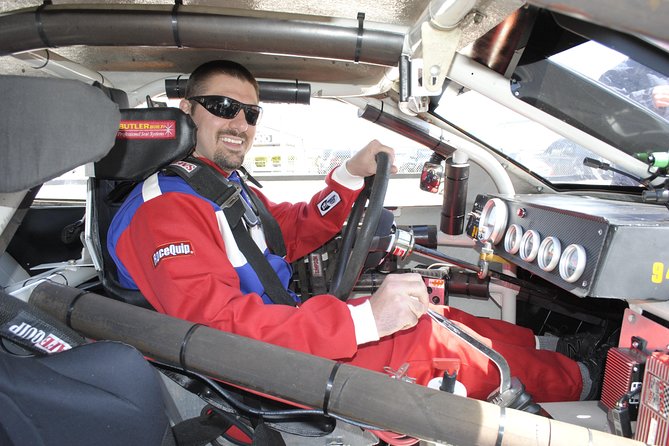 60 Mile Stock Car Drive Experience at Pocono Raceway - Participant Requirements and Additional Information