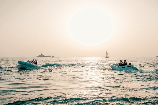 60 Min Amazing Dubai Self-Drive Boat Tour - Meeting and Pickup