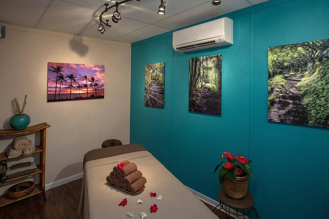 60 Minute Lomi Lomi Massage - Aromatherapy and Hot Stones