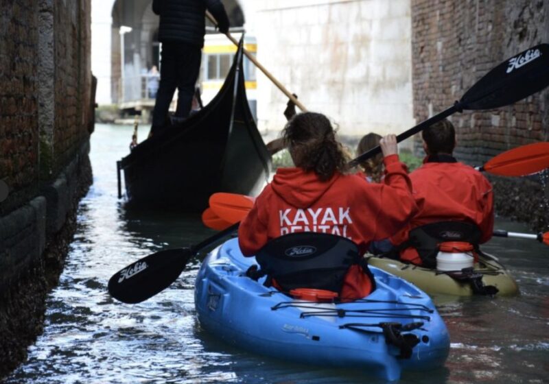 60 Quick Kayak Tour of Venice With Guide - Experience Highlights