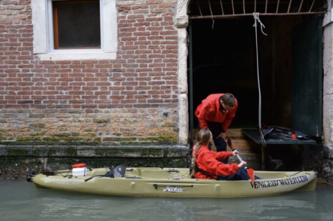 60 Quick Kayak Tour of Venice With Guide - Explore Venetian Canals