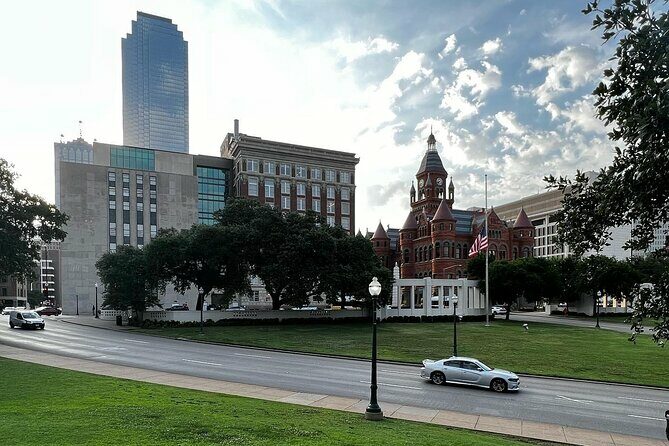 65 Minute JFK Assassination Walking and Van Tour - Introduction