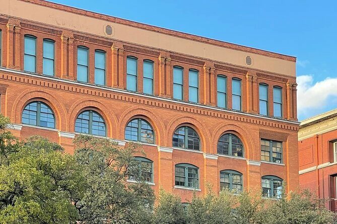 65 Minute JFK Assassination Walking and Van Tour - FAQ