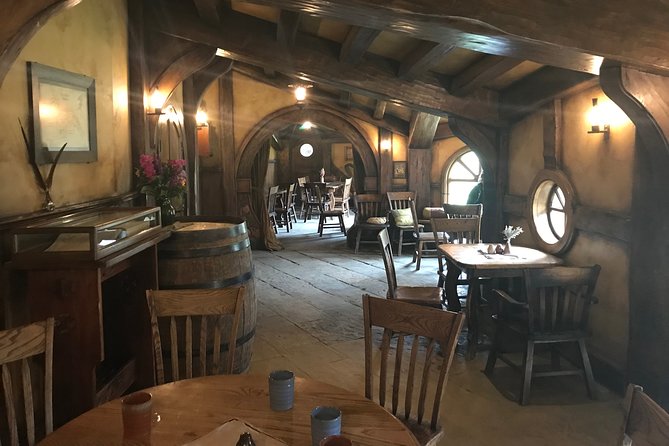 6hr Hobbiton Movie Set Tour - Departs Tauranga - Behind-the-Scenes Insights