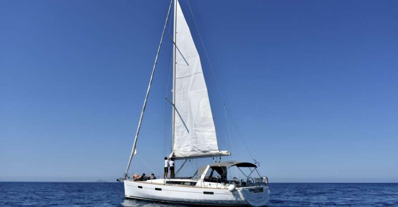 7-Day Crewed Charter The Cosmopolitan Beneteau Oceanis 45 - Yacht Accommodations and Amenities