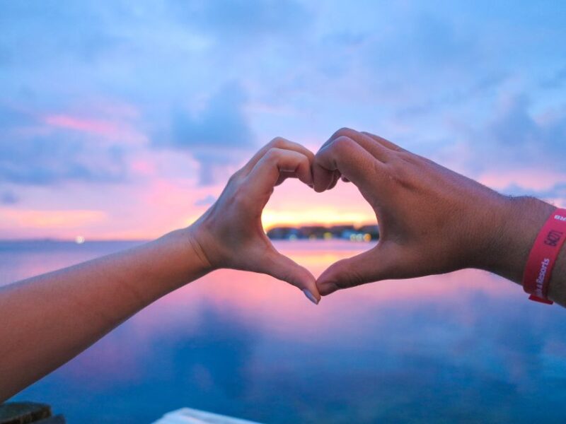 7-Day Paradise Island Honeymoon Tour - Accommodation and Transportation
