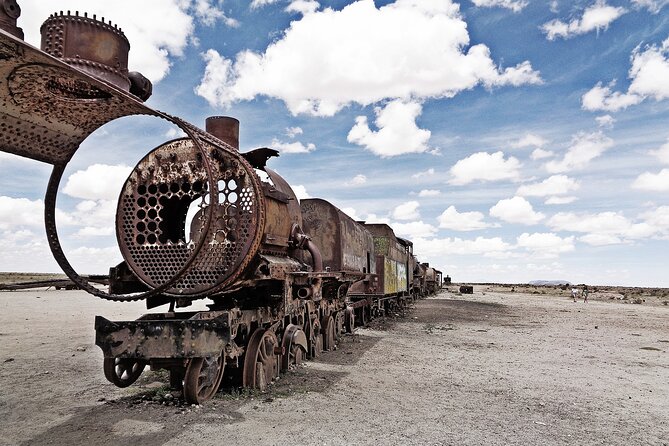 7-Day Uyuni Salt Flats and Desert Adventure From La Paz - Meeting and Pickup