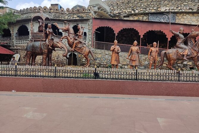 7 Days Private Tour With Driver and Guide in Rajasthan - Experiencing Pushkars Serene Beauty